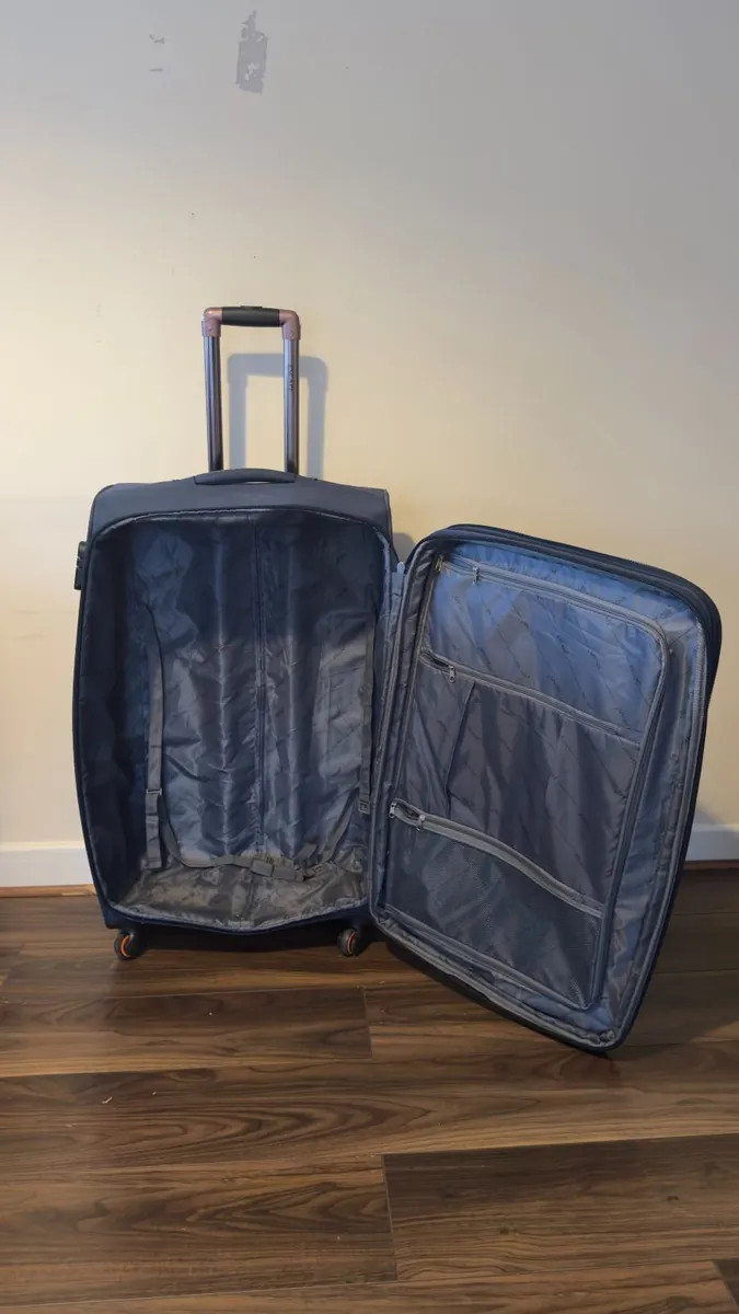 Escape Large / Jumbo Suitcase – Excellent Conditio - Image 4