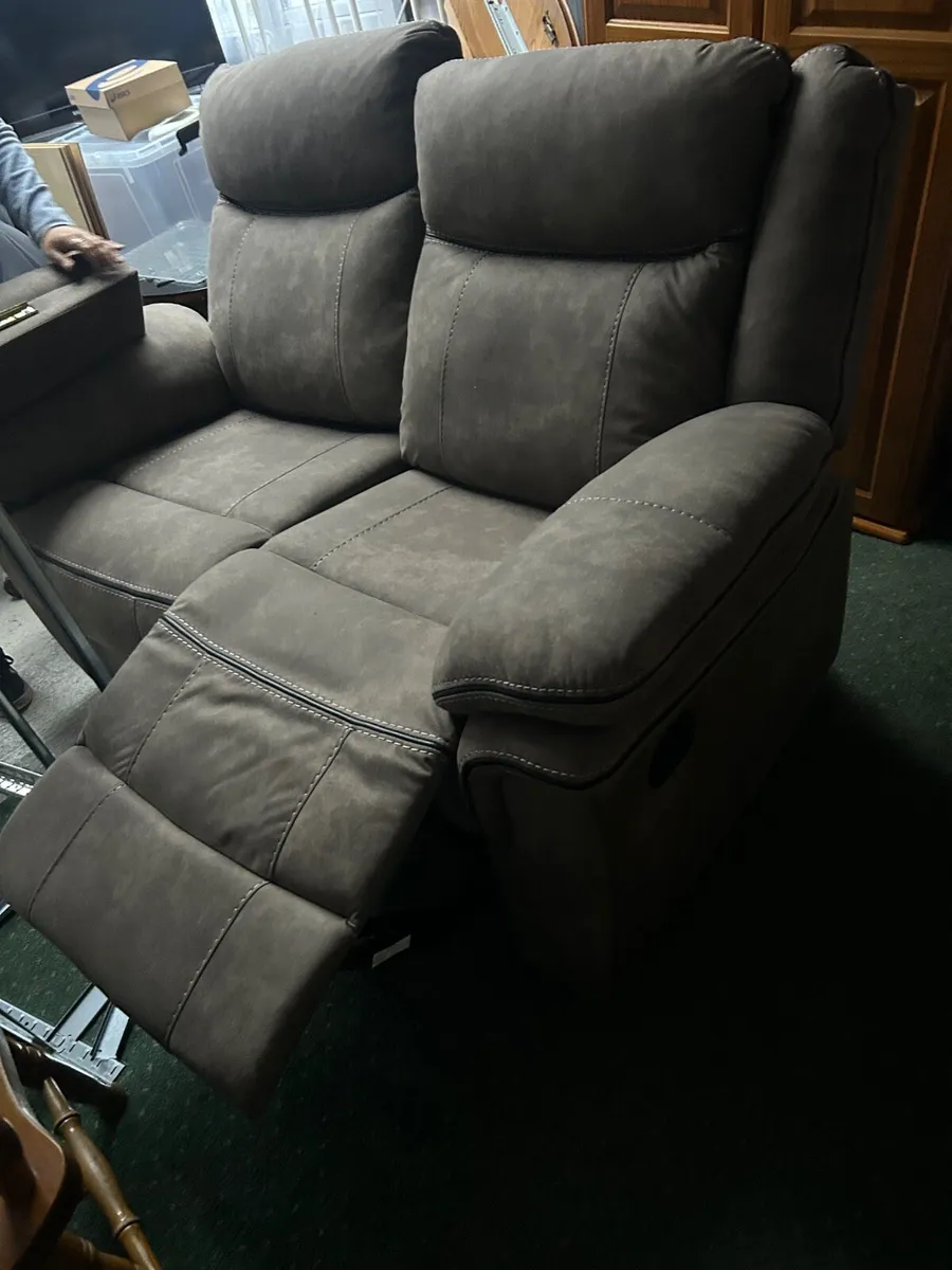 Two seater recliner - Image 1