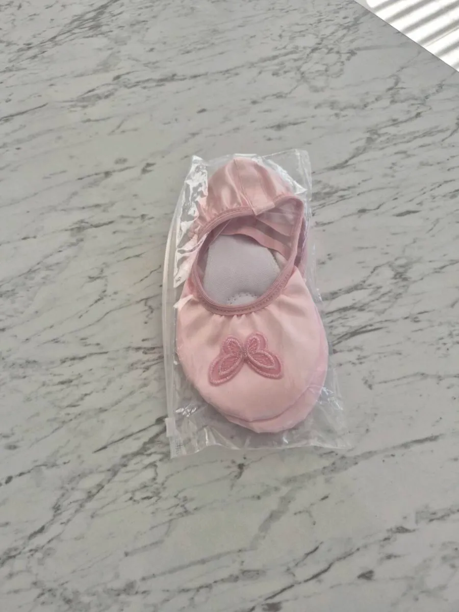 Ballet shoes - Image 1