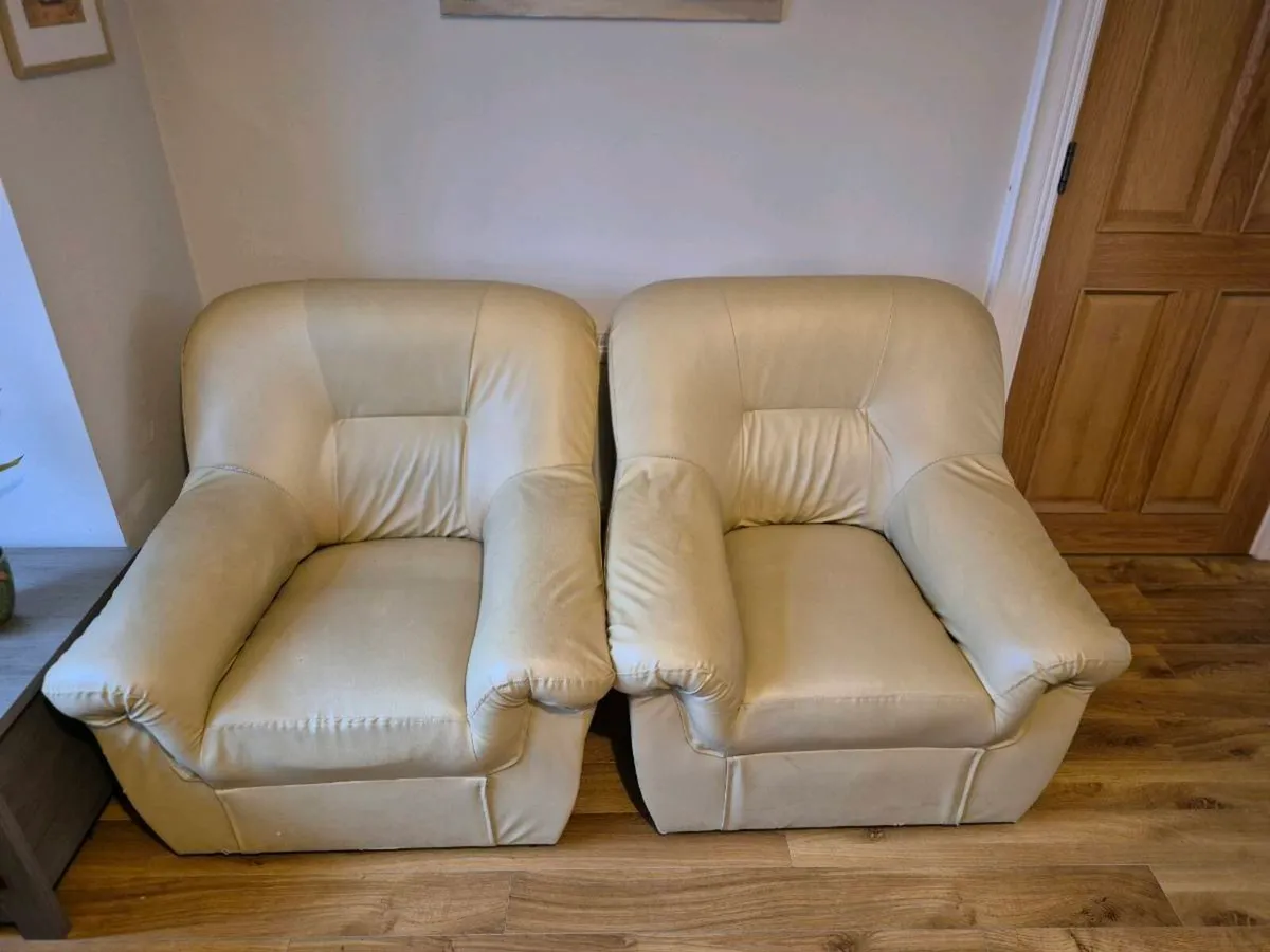 3 peice Suite - Image 3