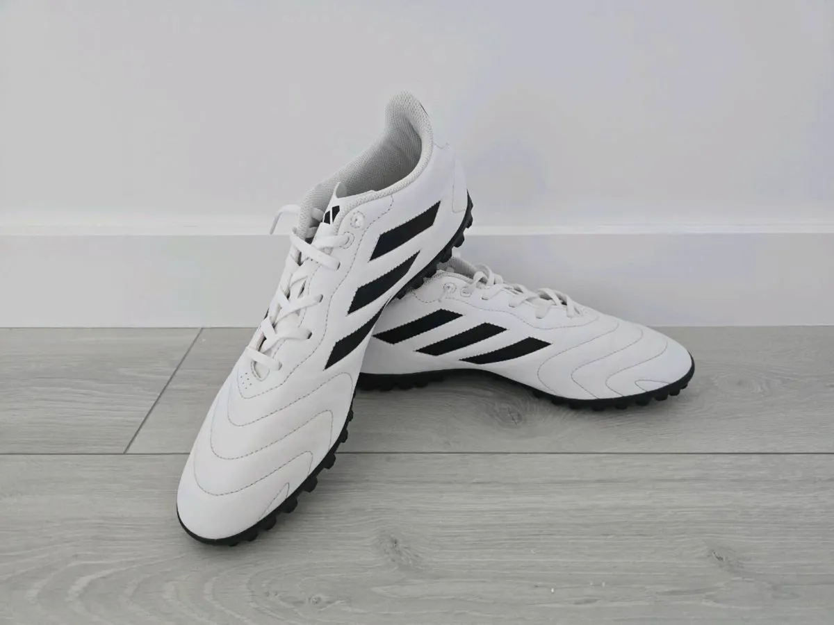 BRAND NEW ADIDAS FOOTBALL BOOTS – SIZE UK 12 / EU - Image 4