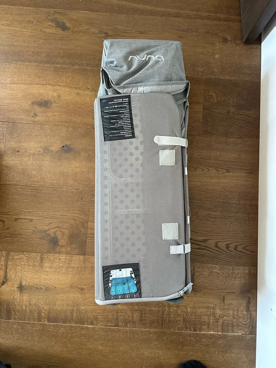 Nuna SENA Aire Travel Cot – Like New - Image 2