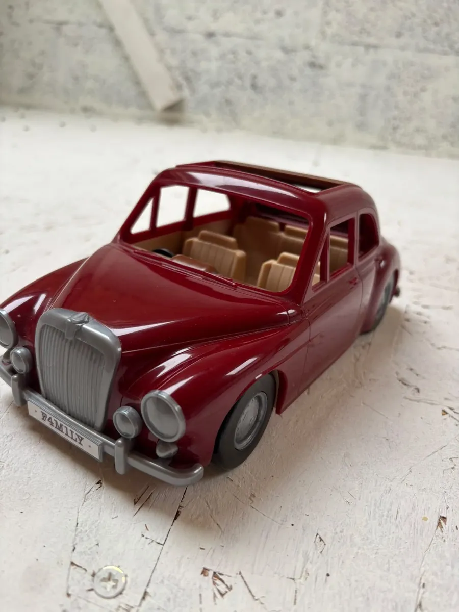 Silvanian Families Car and Rabbit Family - Image 4