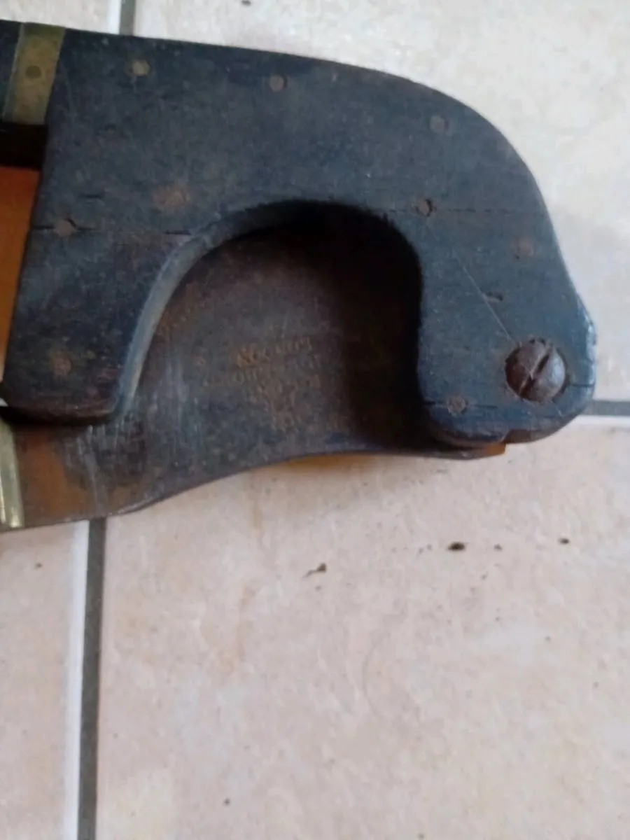 ANTIQUE AND COLLECTABLES - Image 2