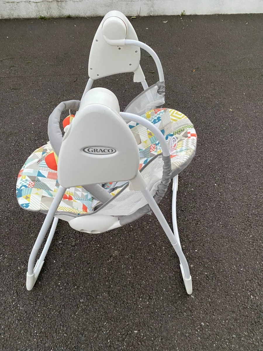 Graco Baby Swing + Babylo Cozi Sleeper Bedside Cri - Image 2