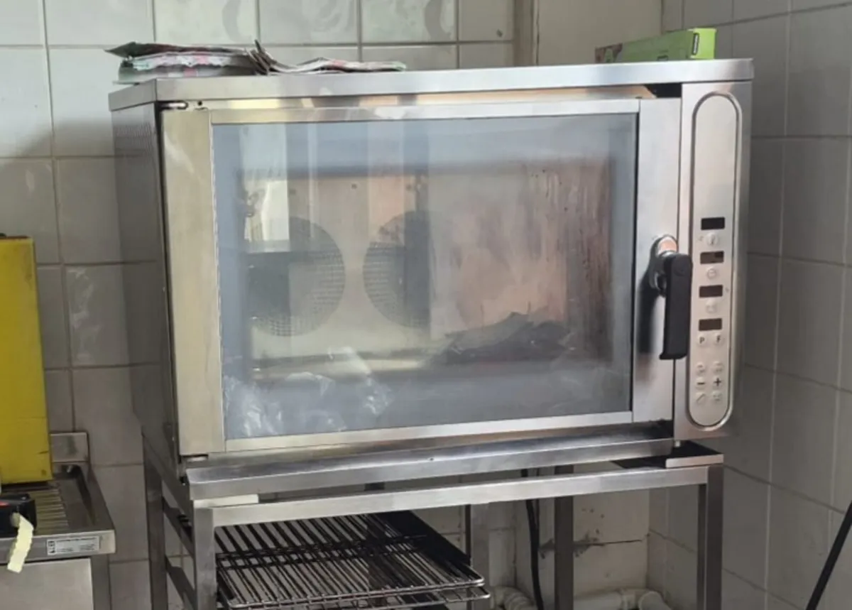 Convection oven