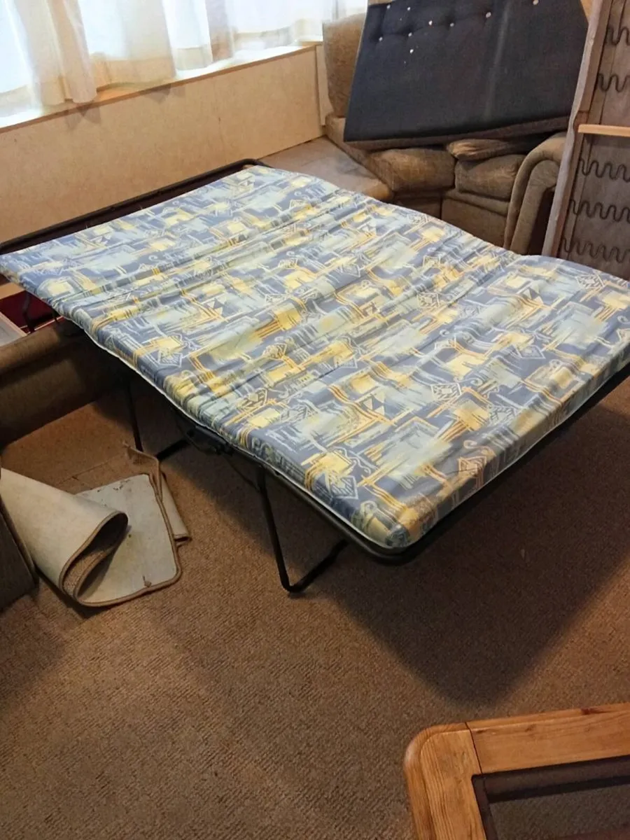 Bed - Image 1