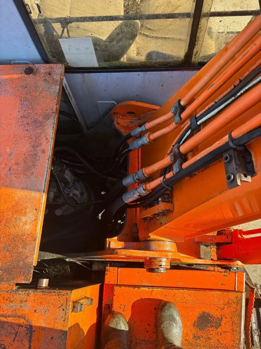 Hitachi EX120 - No Reserve - Ends Thursday - Image 4