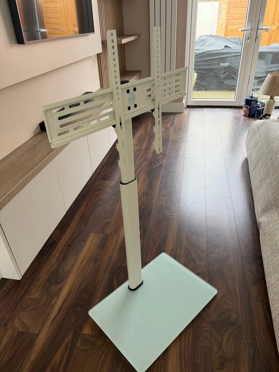 Tv stand - Image 2