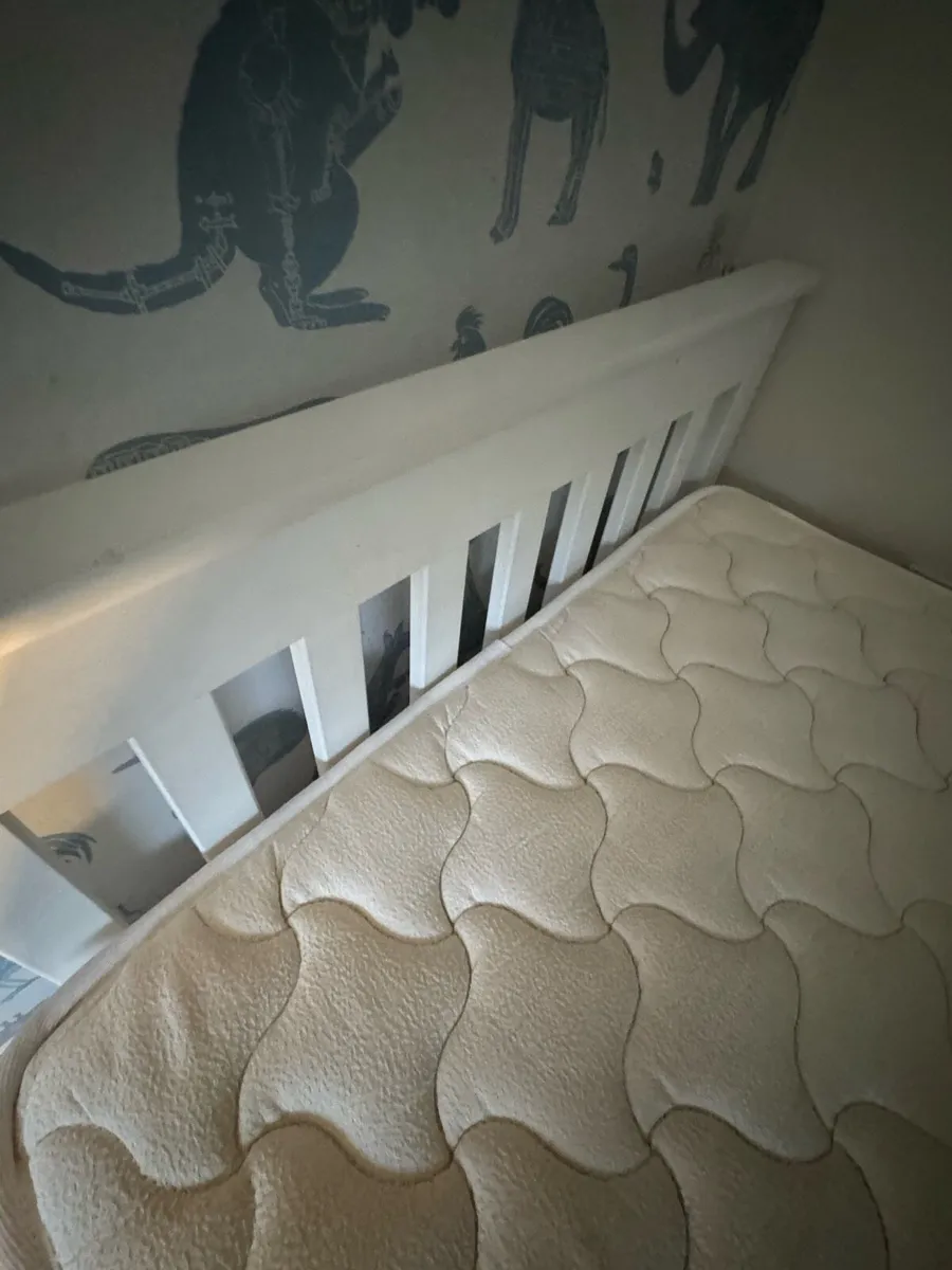 Single bed with mattress and under drawer storage - Image 4