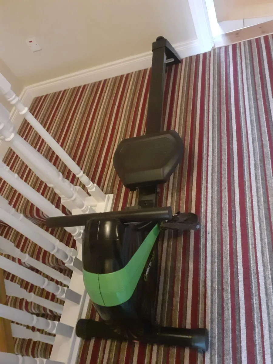 Rowing machine - Image 1