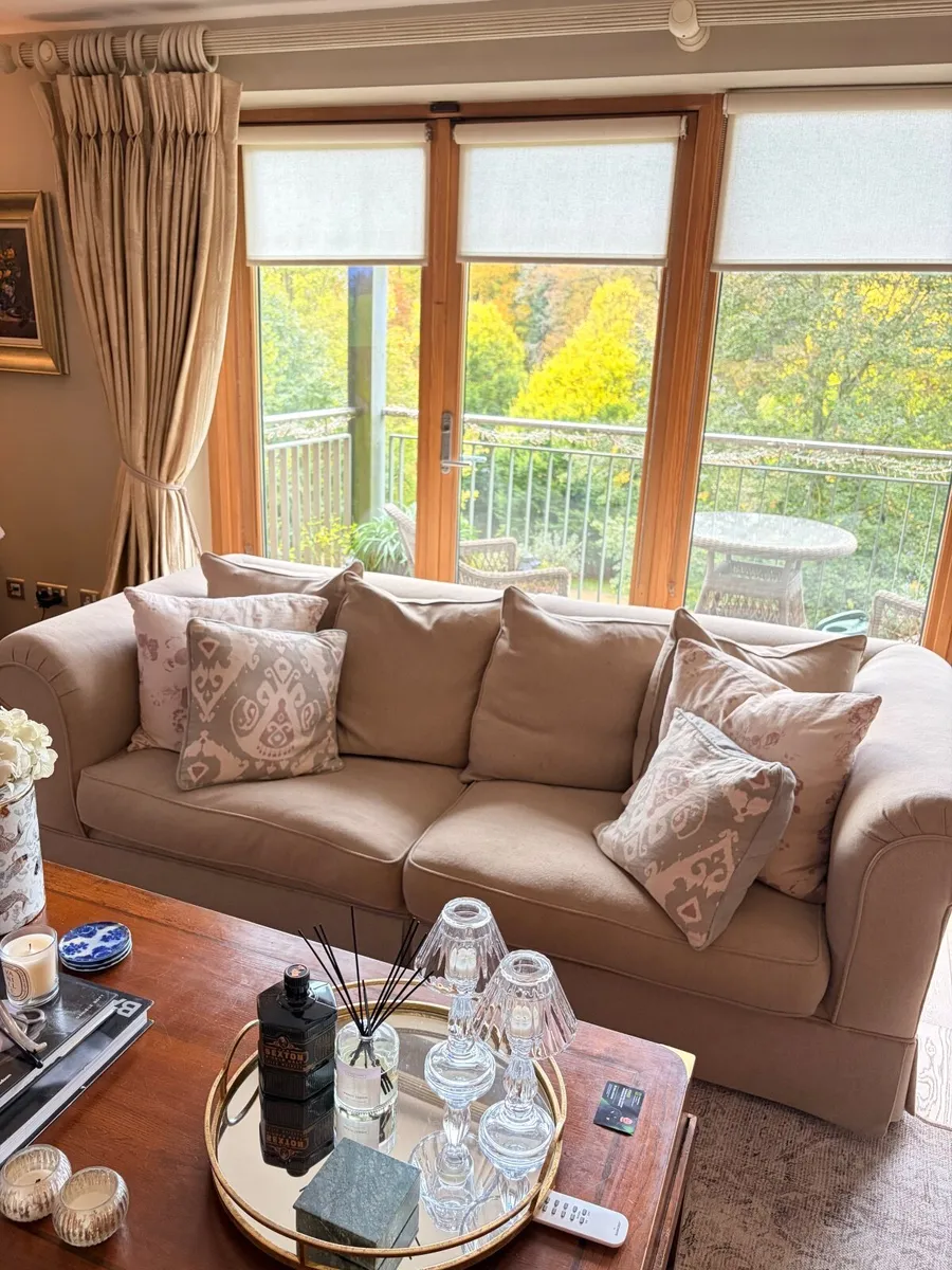 Chesterfield Sofa - Image 2