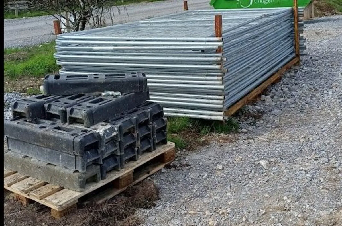 stillage for heras fence panels