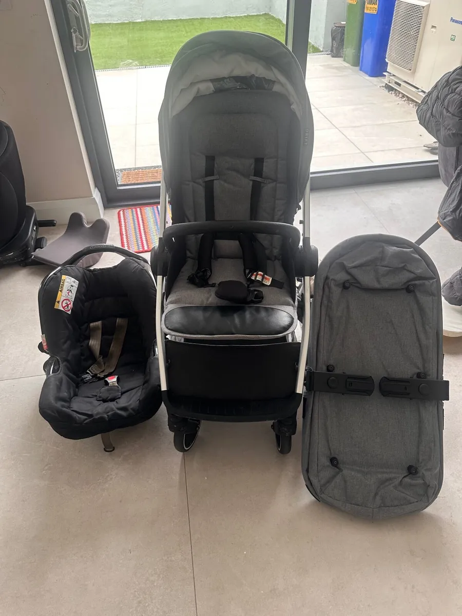 Baby stroller car seat - Image 1