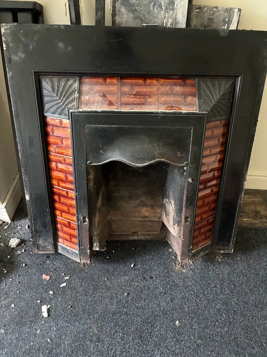 3 fireplaces and 1 stove - Image 2