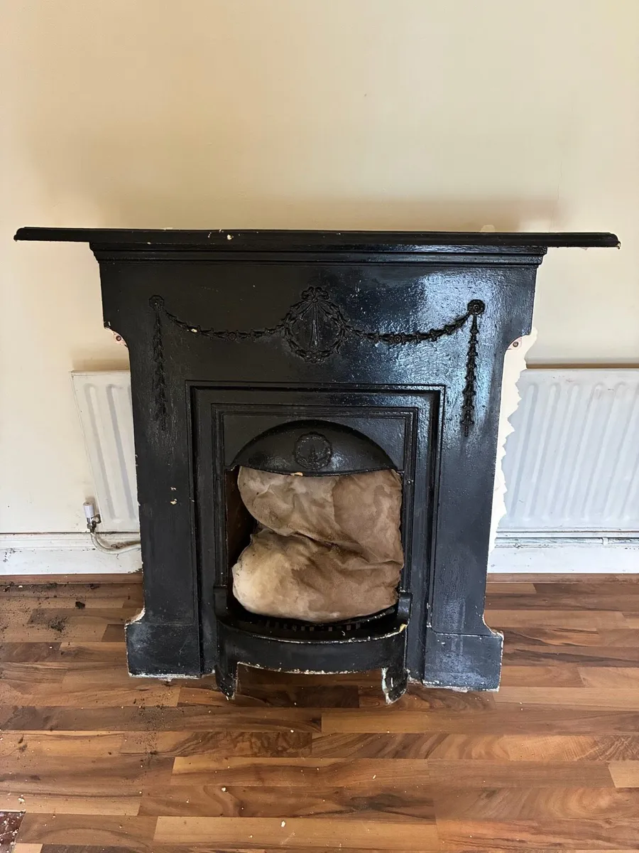 3 fireplaces and 1 stove - Image 3