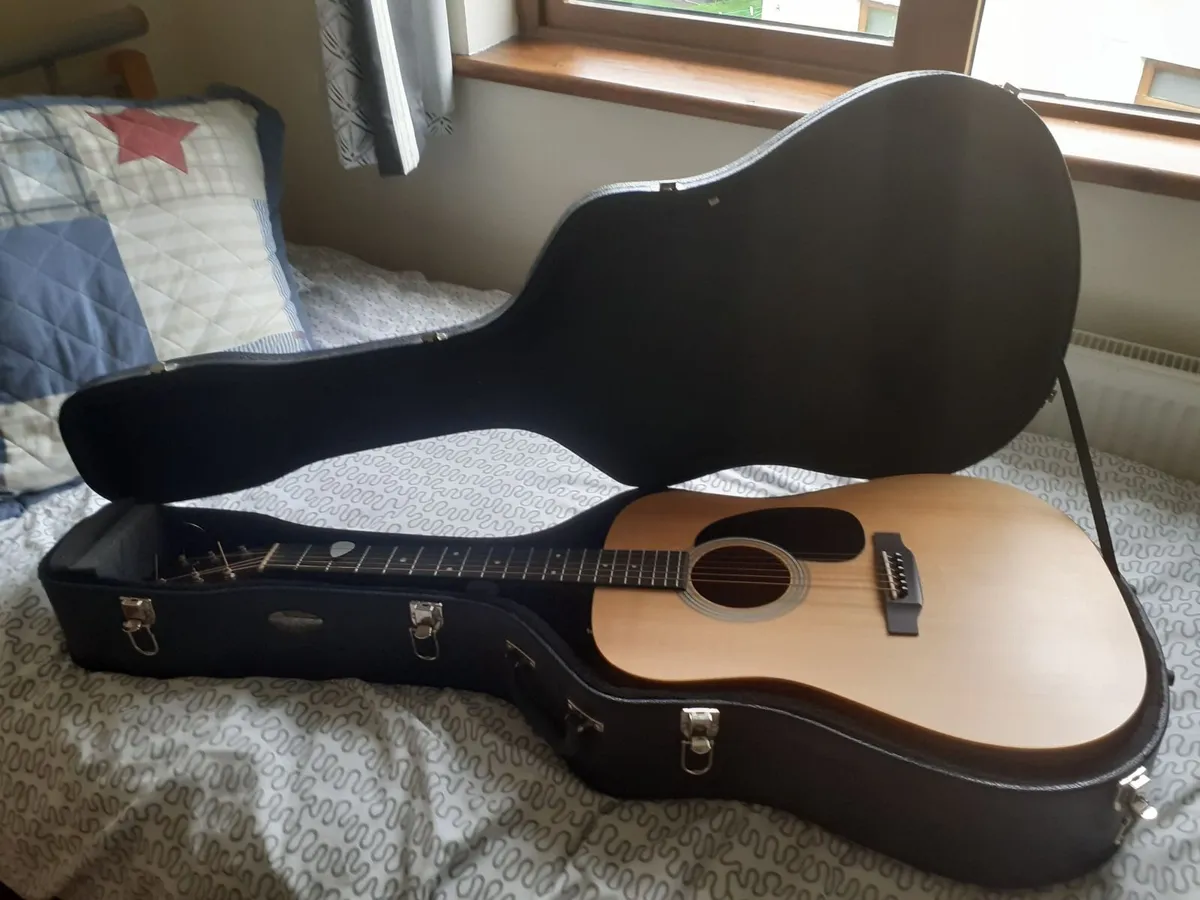 Acoustic guitar - Image 2