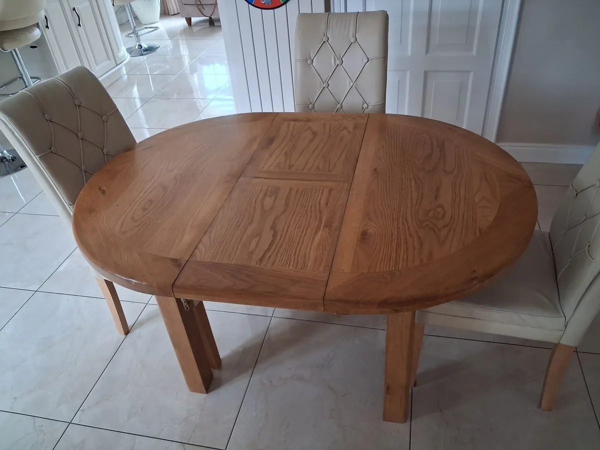 Kitchen Table and chairs - Image 1