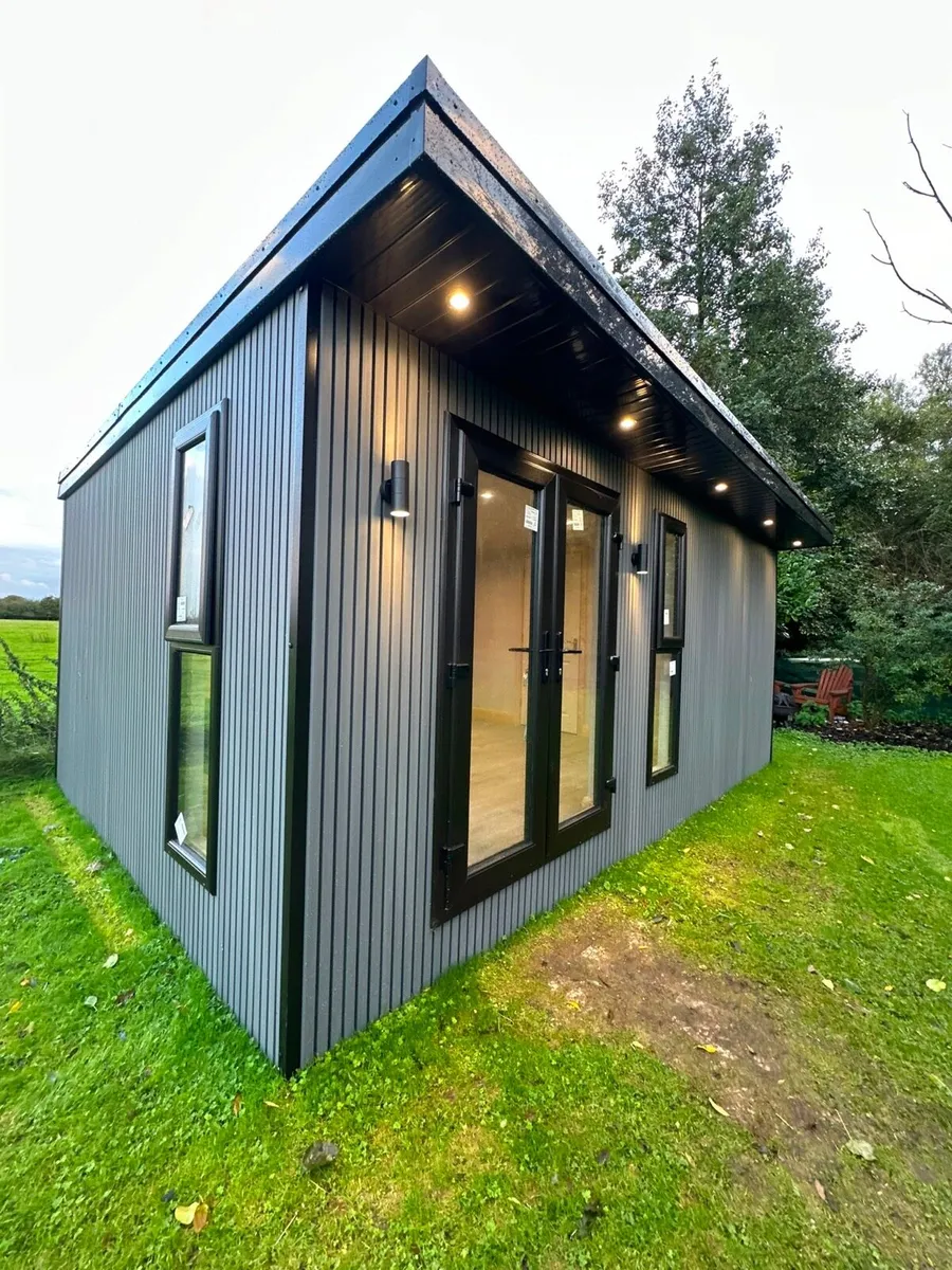 Highest quality Composite garden room - Image 1