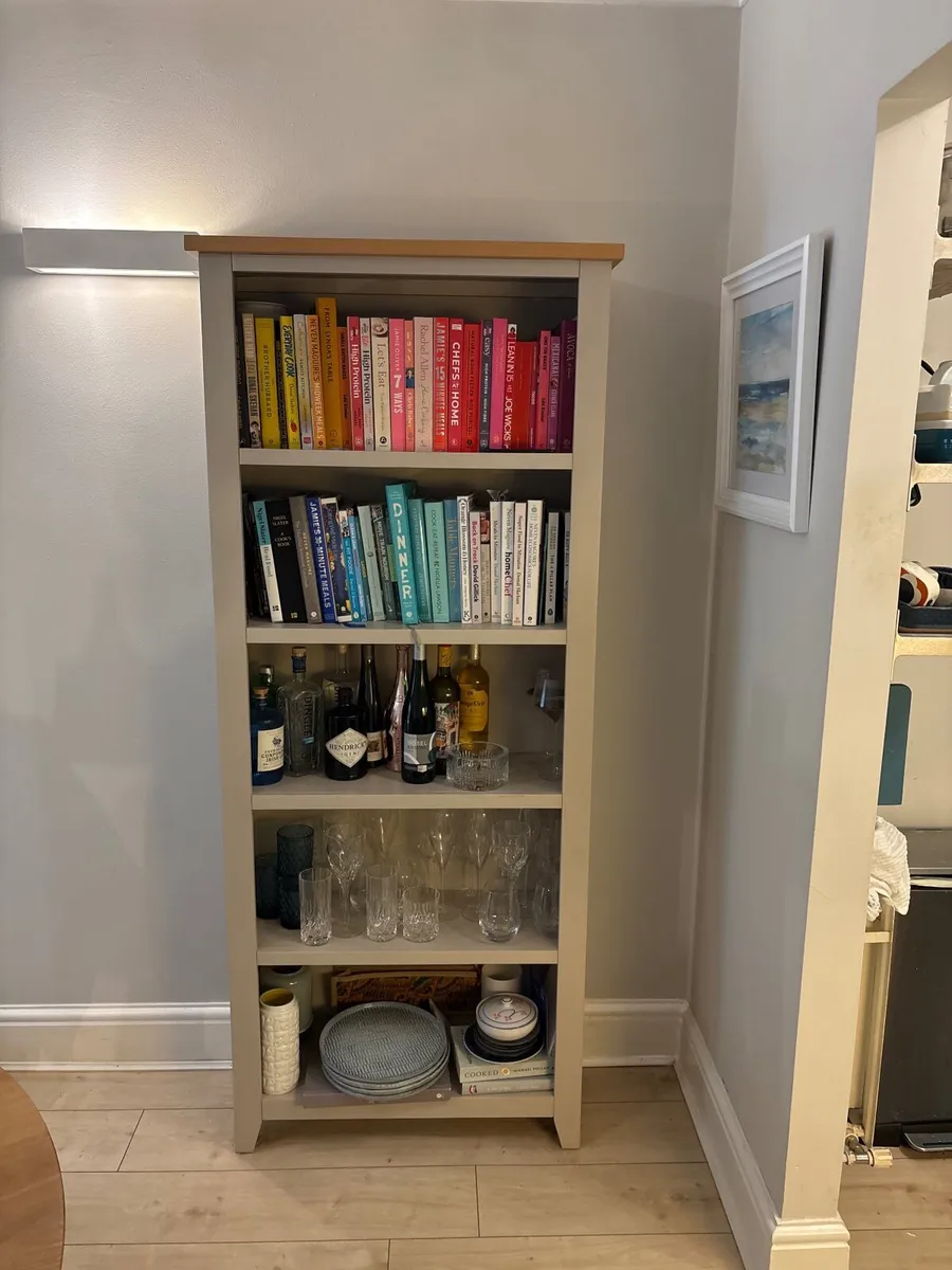 Tall bookcase, 5 open shelves - Image 1