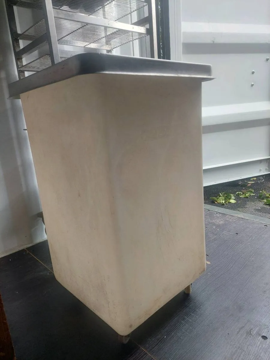 Catering equipment - Image 3