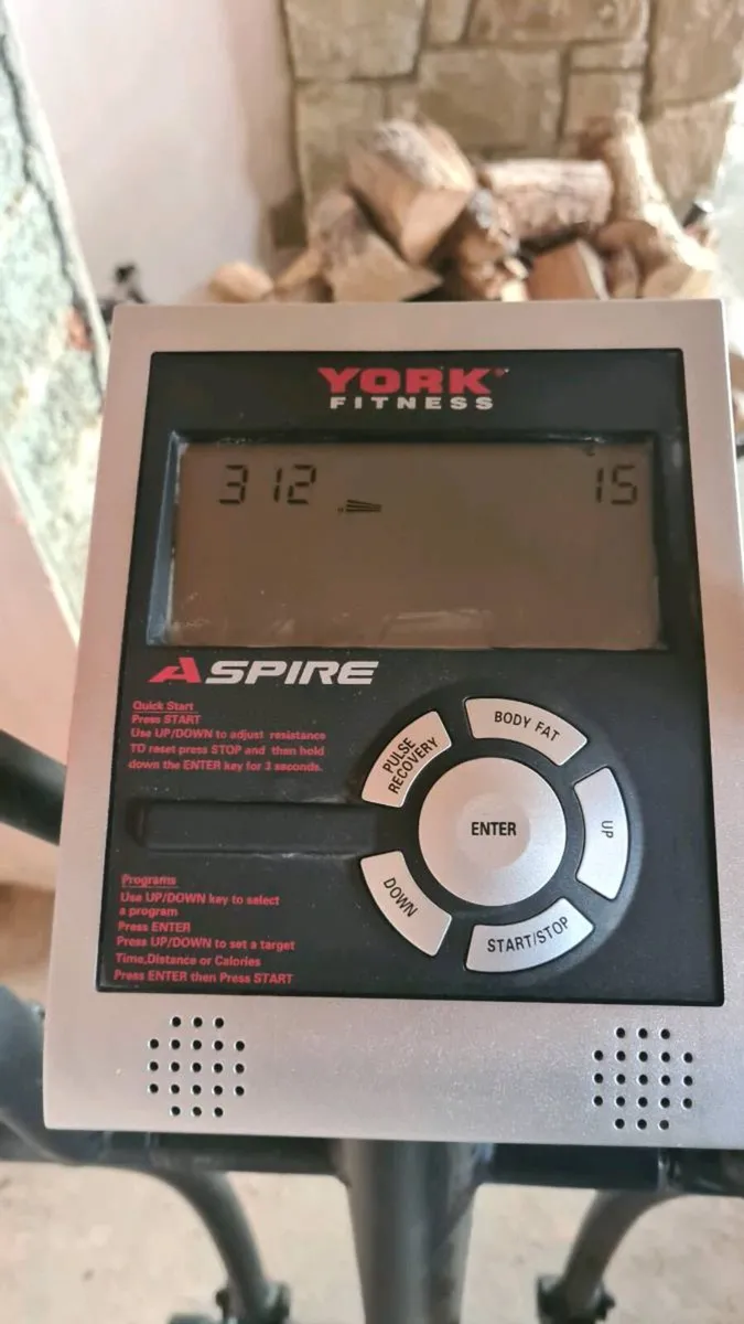 York Fitness Aspire Cross Trainer - Image 2
