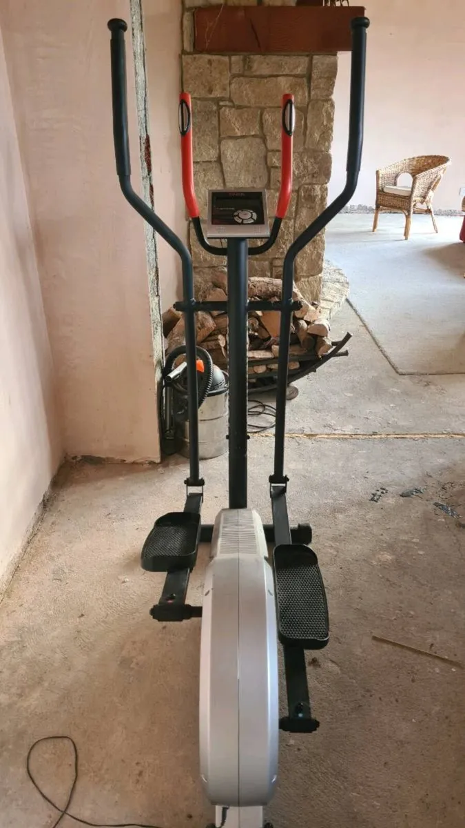 York Fitness Aspire Cross Trainer - Image 4