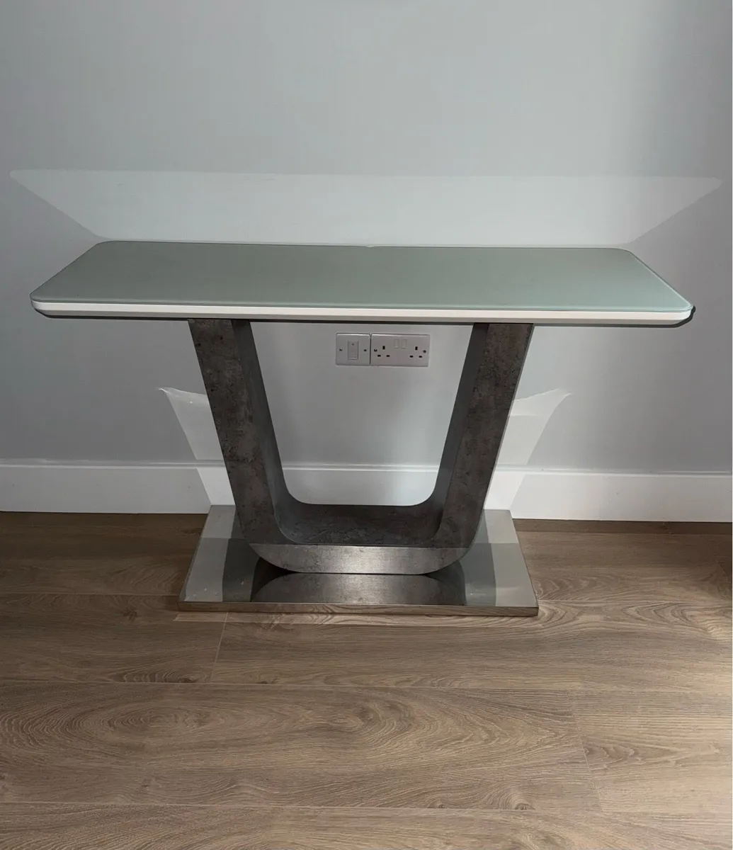 Console Table - Image 1