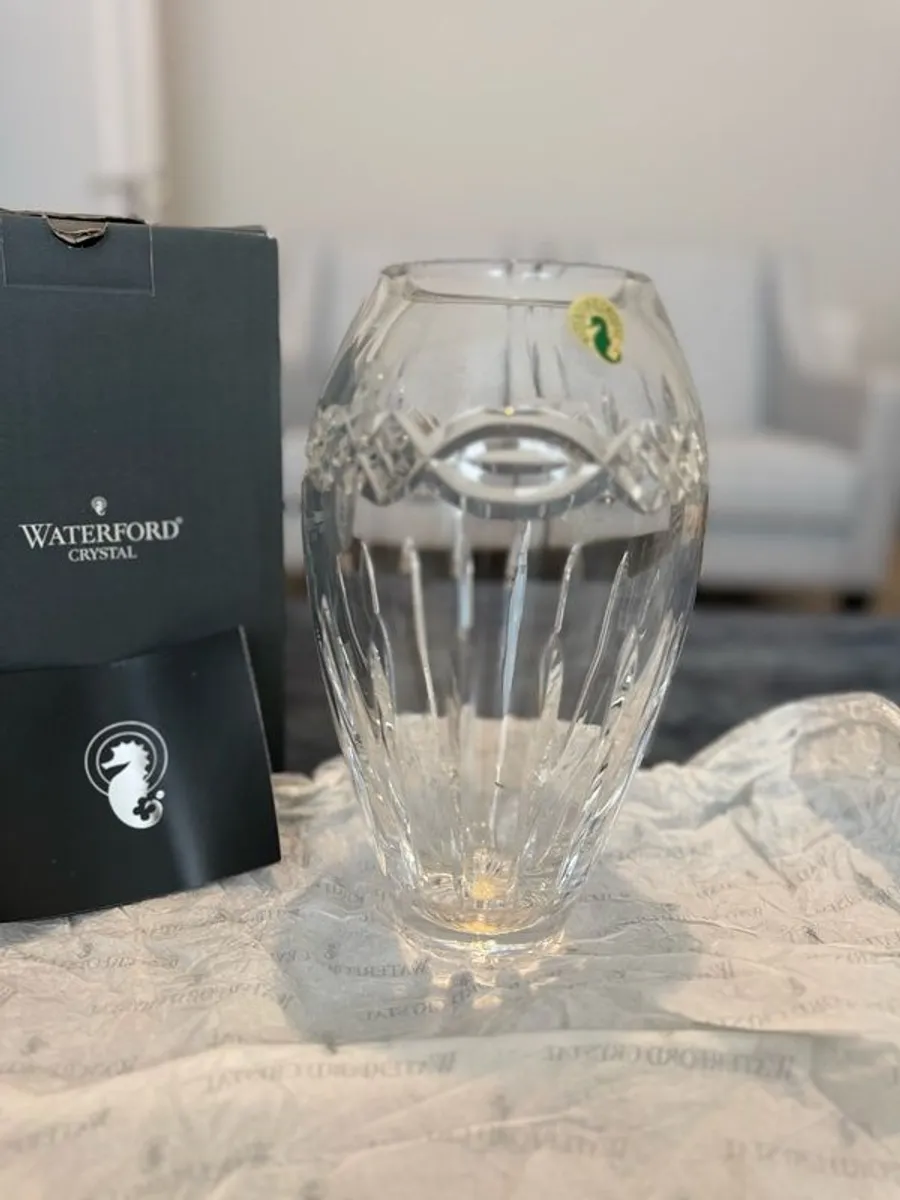 Waterford Crystal : Dolmen 9" vase - Image 1