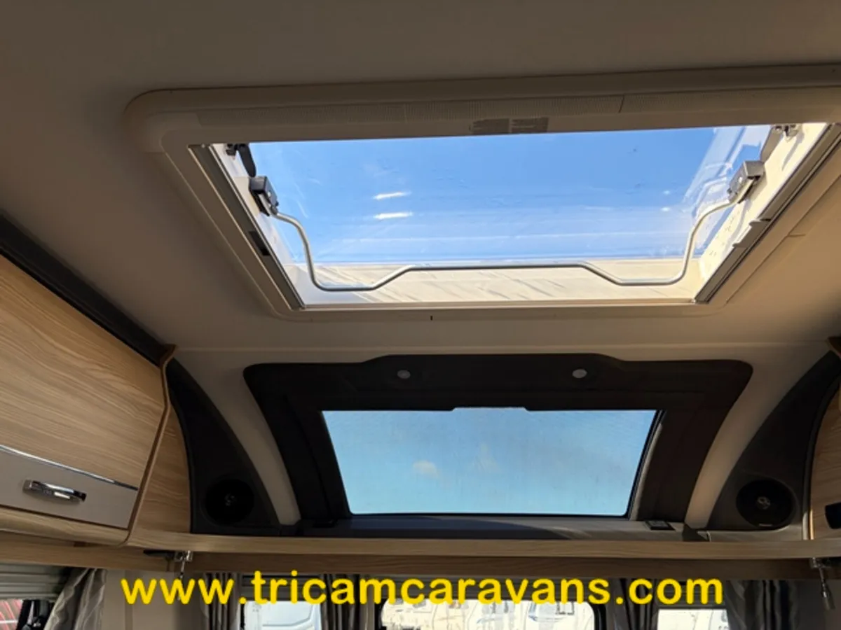 2018 Coachman Pastiche 460/2 - Image 4