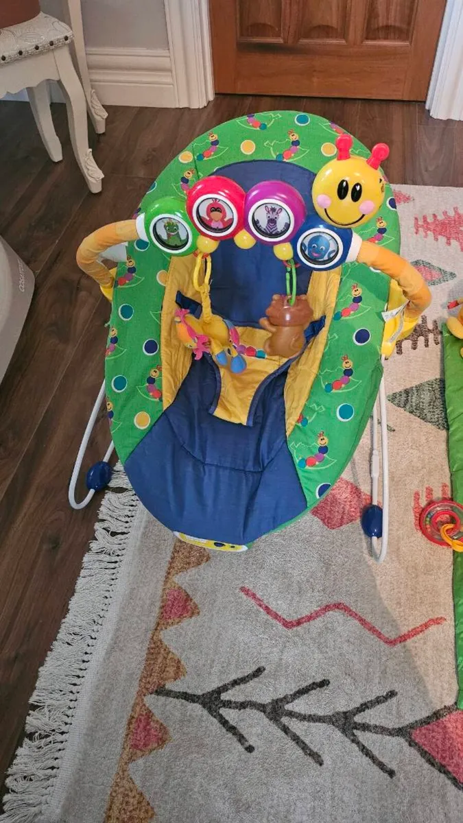 Bouncer, play mat and baby chair - Image 1