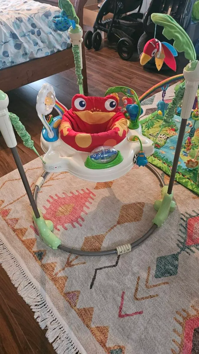 Bouncer, play mat and baby chair - Image 3