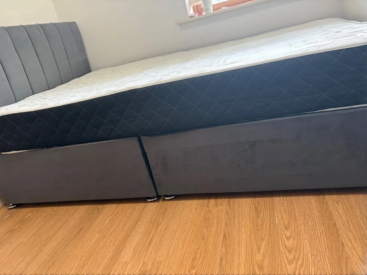 Small double bed - Image 2