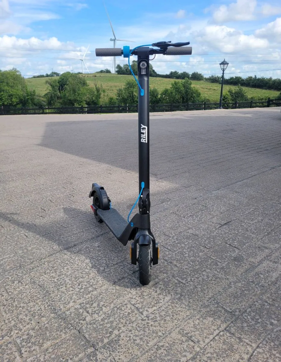 Riley electric scooter - Image 2