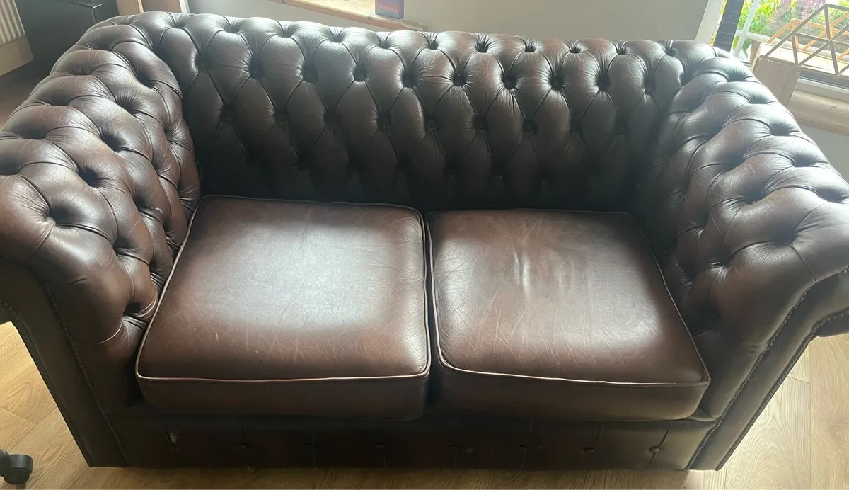 Fabulous chesterfield set - Image 2