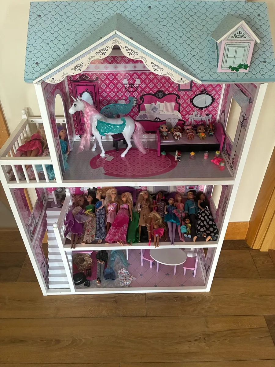Doll house - Image 1
