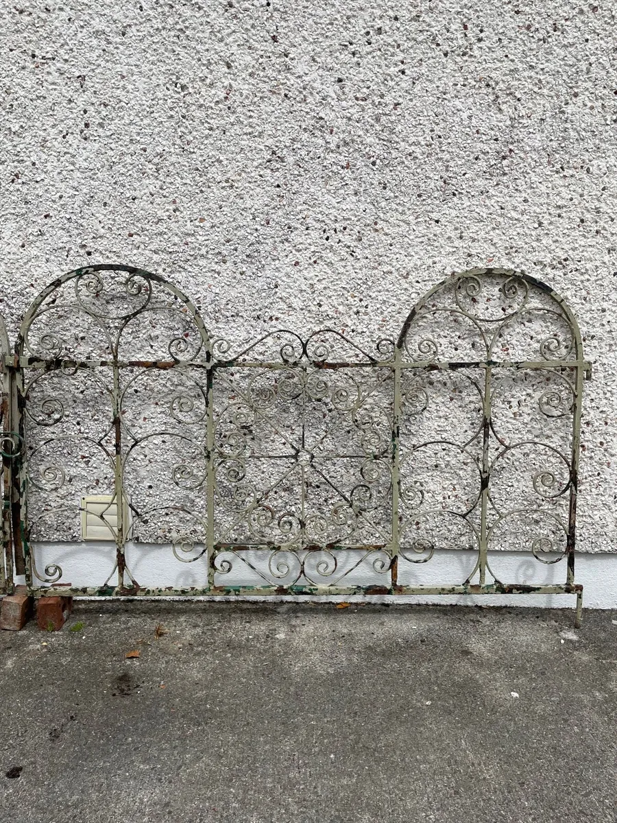 Gates - Image 3