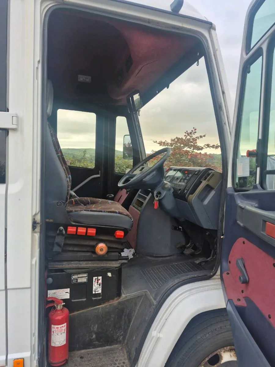Mercedes Vario - Image 4