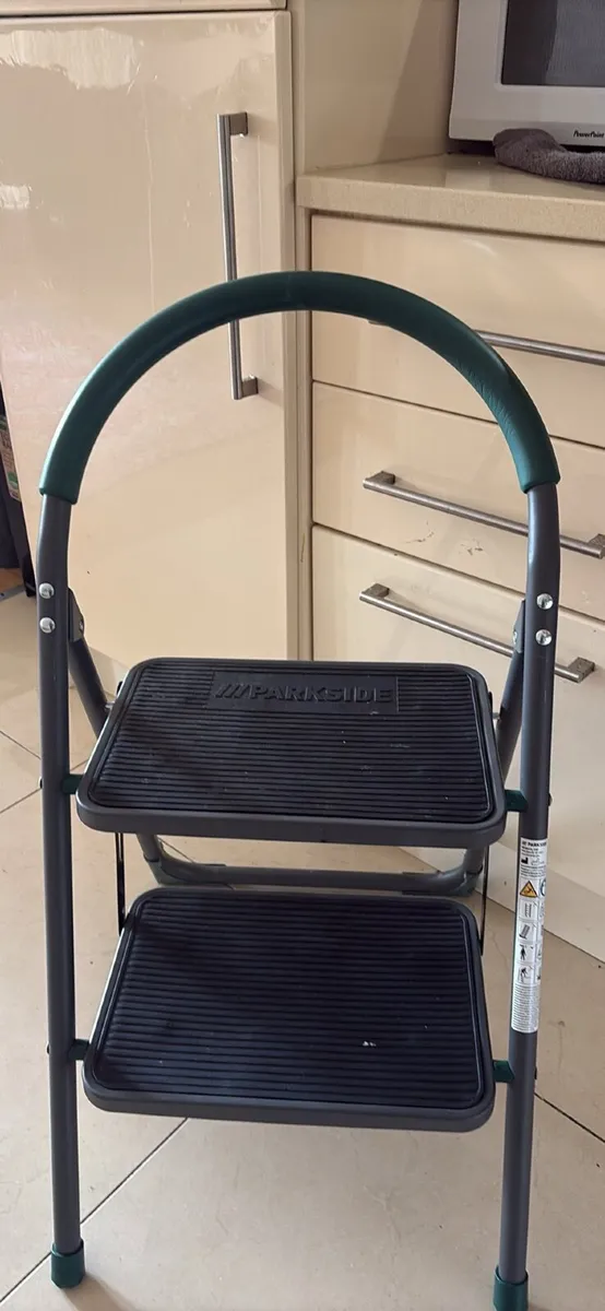 2 step Ladder