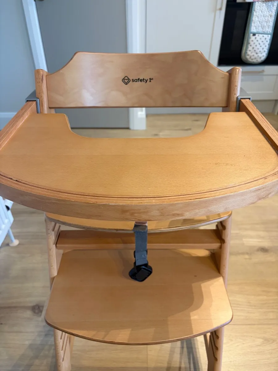 High chair - Image 1