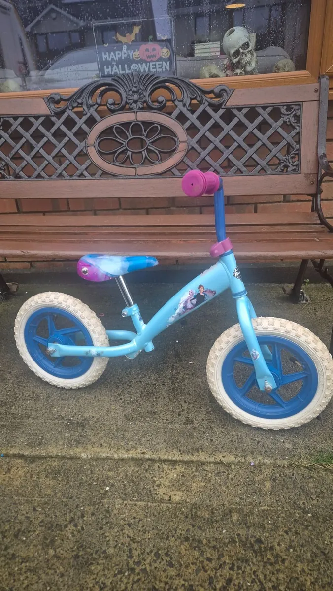12 inch Frozen Dianey Balance Bike - Image 3