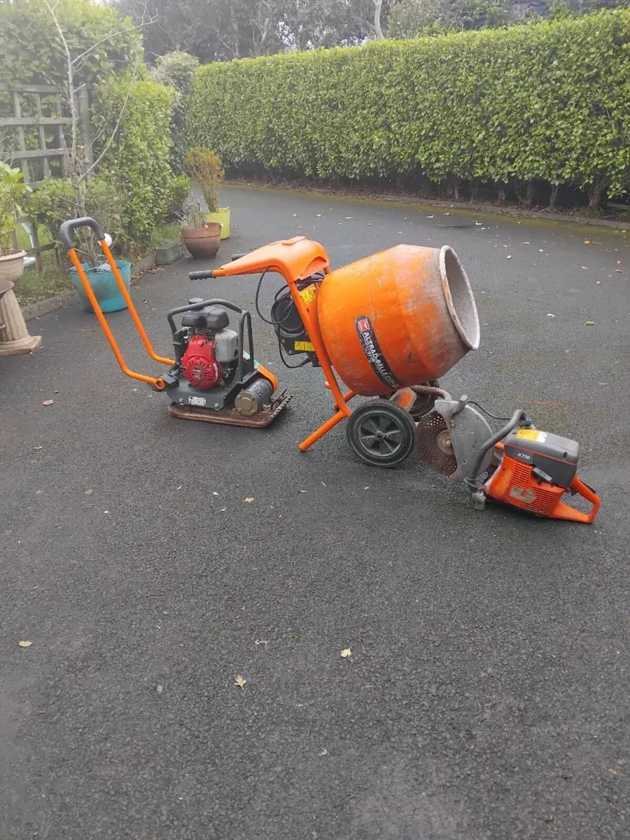 Cement mixer - Image 1