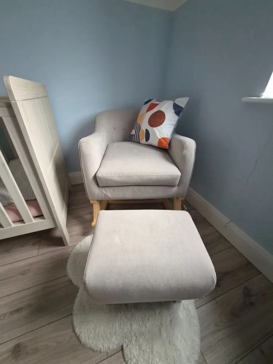 Nursery rocking chair and footstool - Image 4