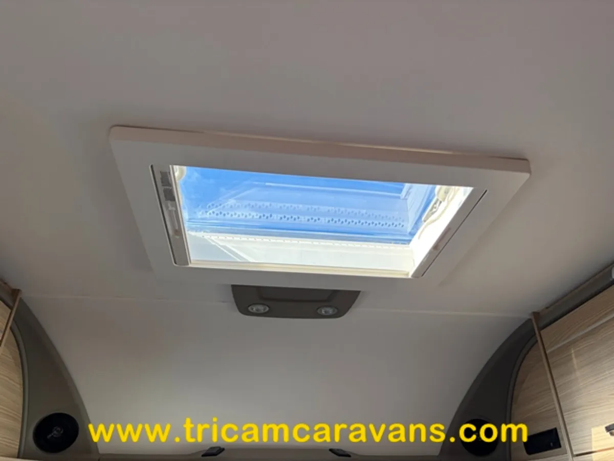 2016 Coachman Vision 570/5 - Image 3