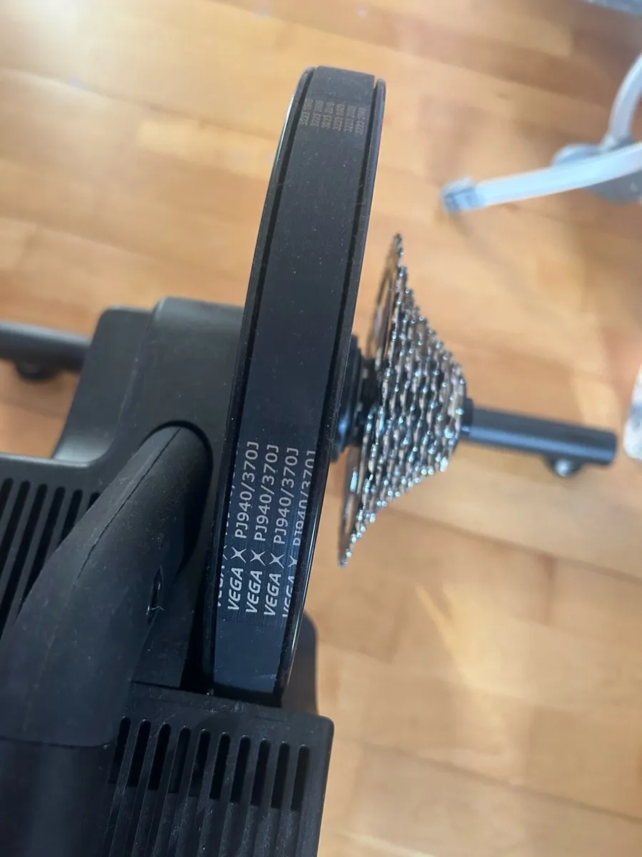 Smart turbo trainer (brand new) - Image 3