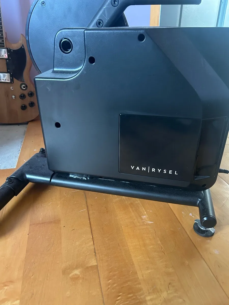 Smart turbo trainer (brand new) - Image 1