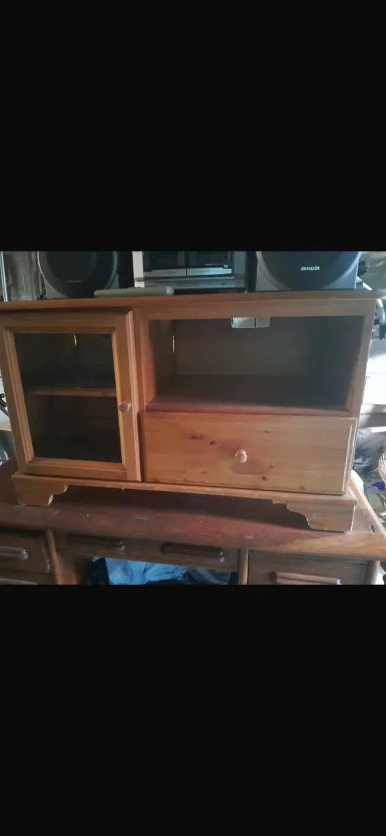 TV or music center unit