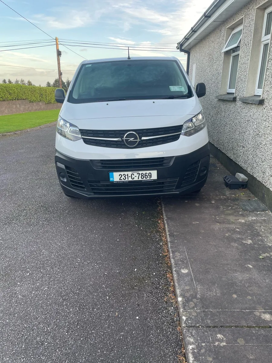 Opel Vivaro van - Image 2