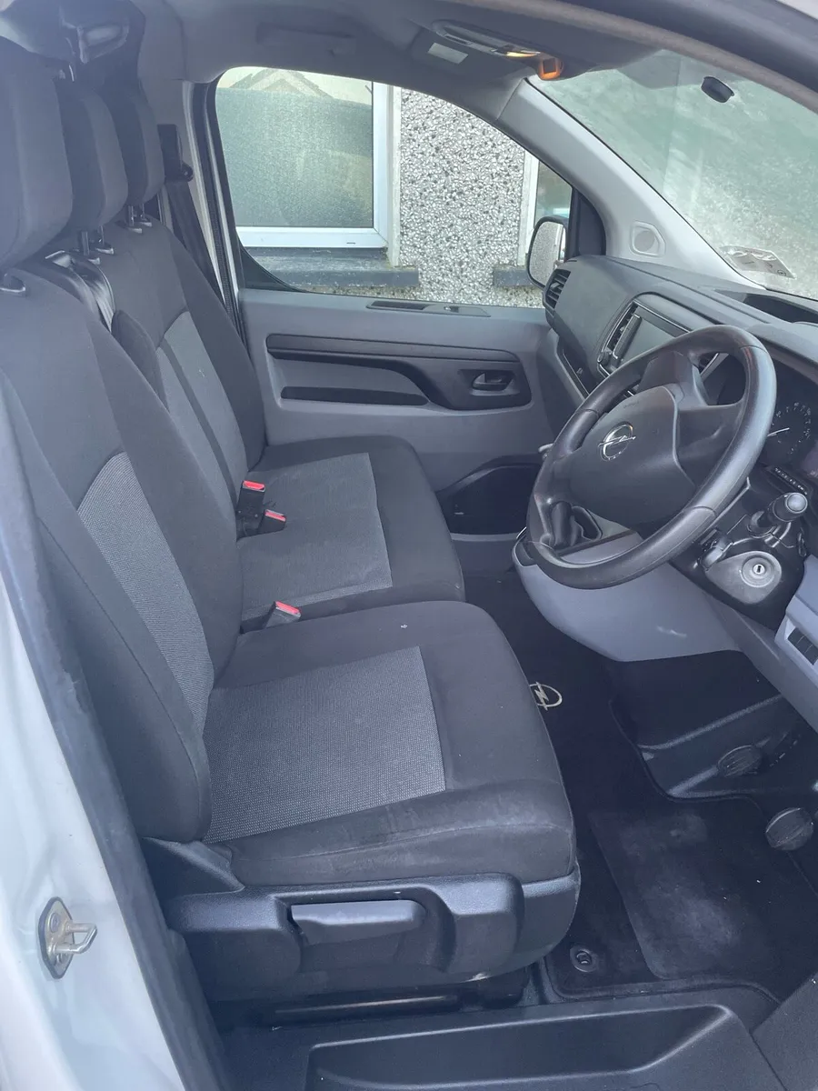 Opel Vivaro van - Image 4