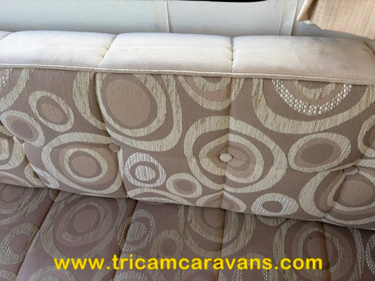 2011 Adria Altea 542 DT Triple Bunks 6 Berth - Image 4